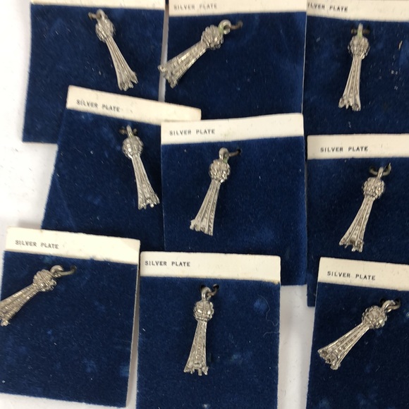 Lot of 32 Vintage 1982 World’s Fair Sunsphere Charms, Silver Plate Knoxville TN - Picture 4 of 6